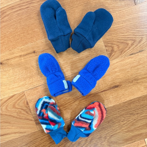 Patagonia Baby' Fleece Mittens + Hat Bunlde - Picture 3 of 3